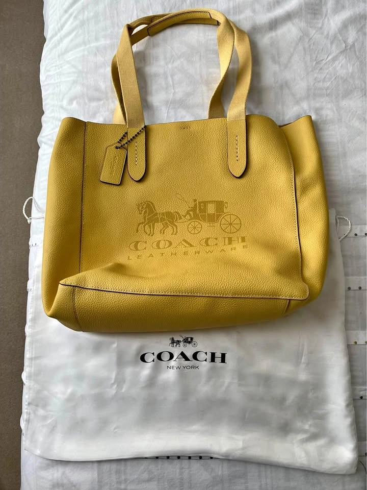 Coach Leather Tote (yellow)