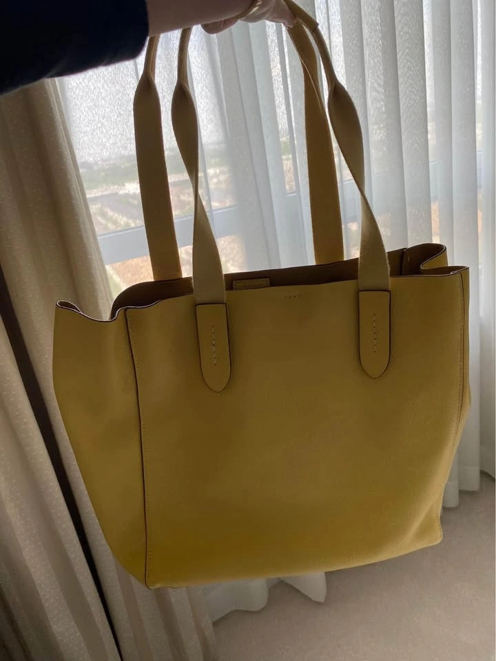 Coach Leather Tote (yellow) - photo 4