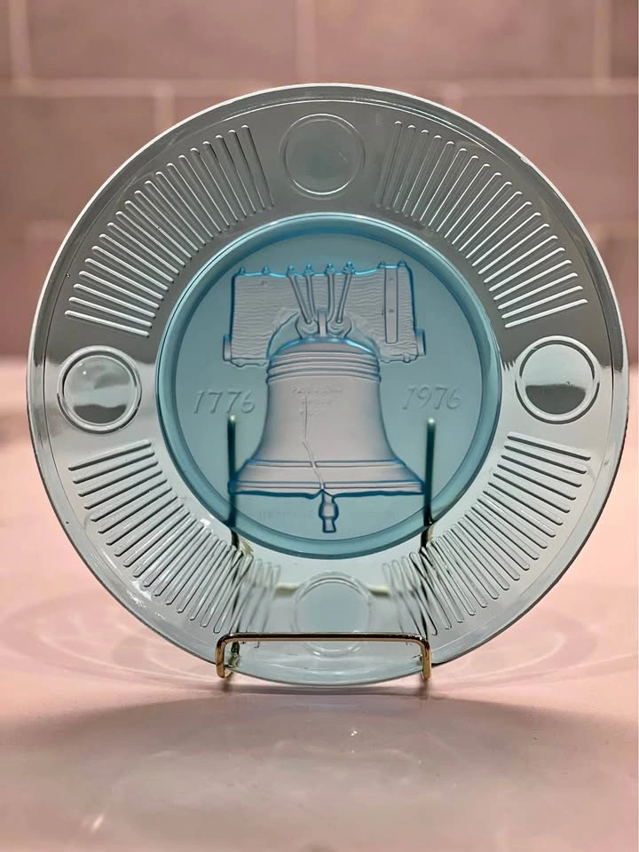 1776-1976 Liberty Bell Heritage Edition 8" Blue Glass Plate