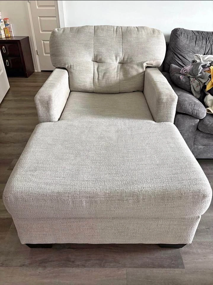 Ashley Mahoney Chaise - photo 2