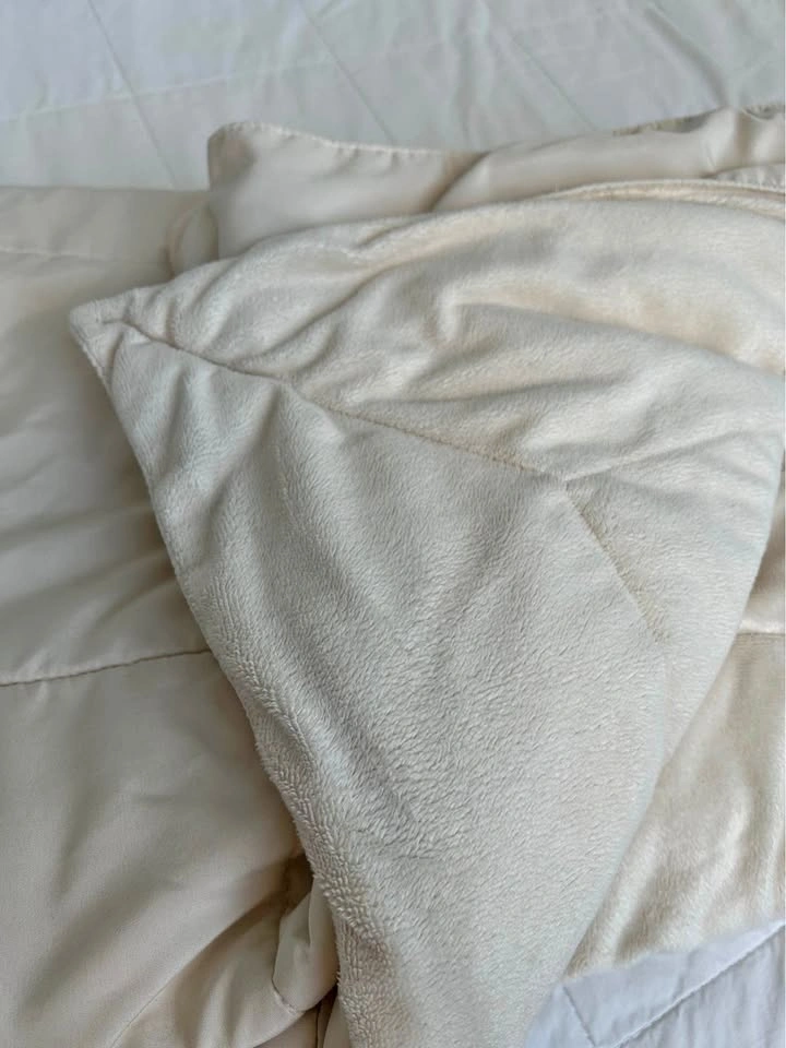 Soft Cream/beige blanket