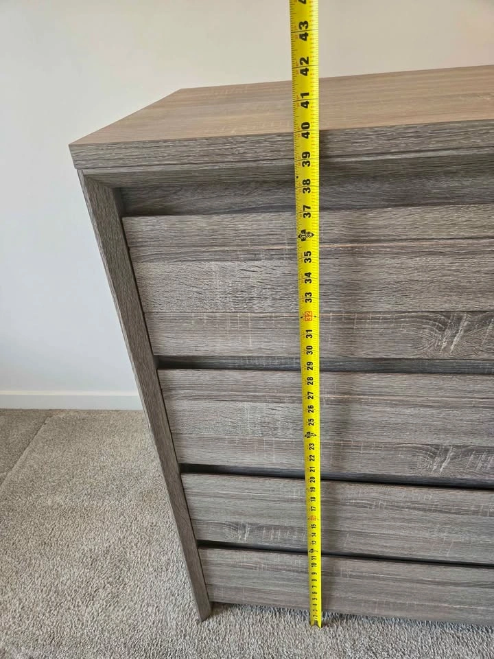 Grey Faux Wood 4-Drawer Dresser - photo 4