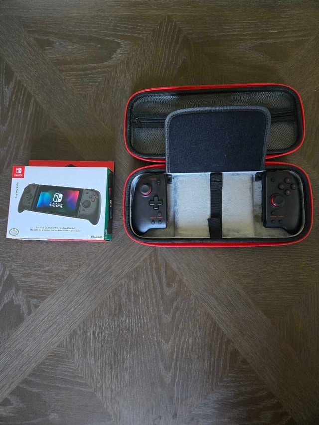 Hori Split Pad Pro with Carrying Case
