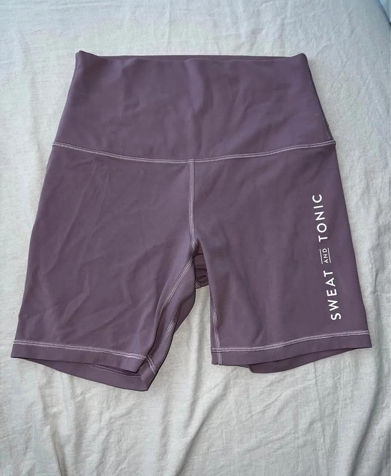LULULEMON X S&T ALIGN HIGH-RISE SHORT 6" (New) - photo 2