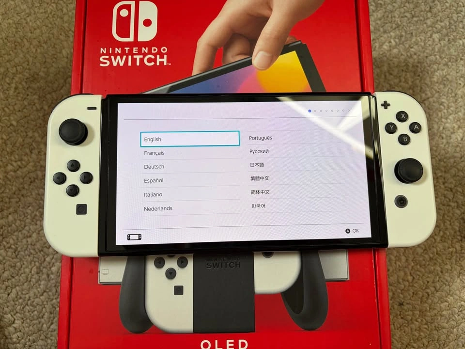 Nintendo Switch OLED - photo 2