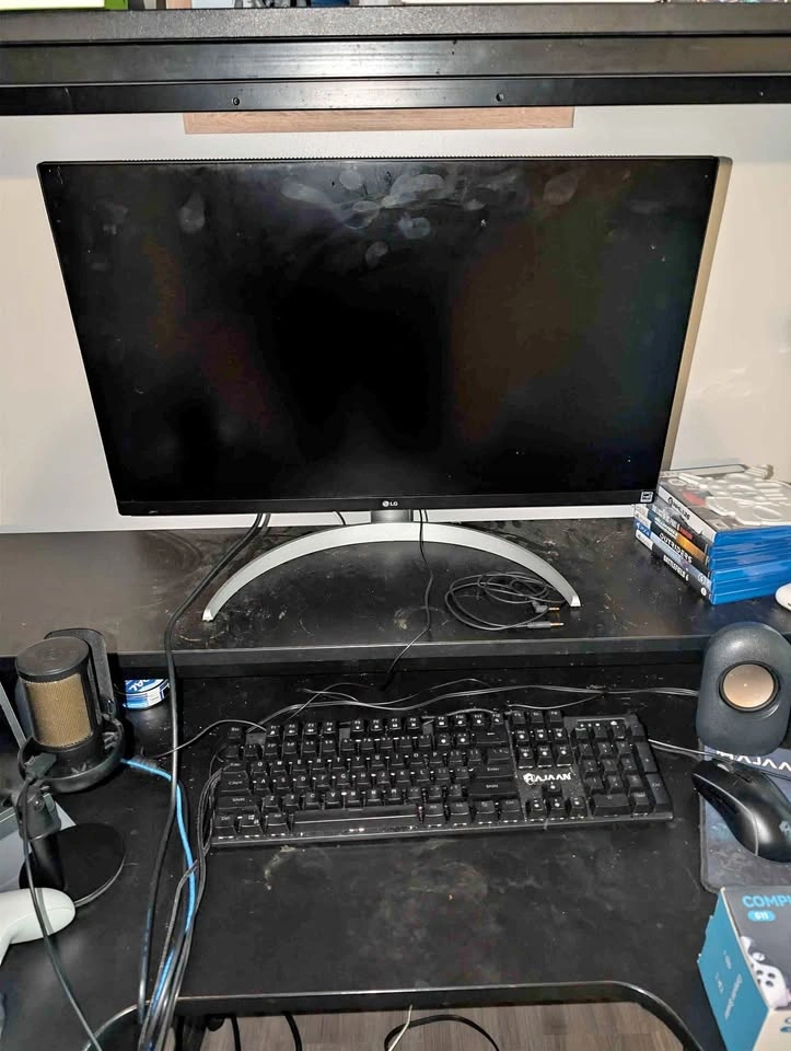GAMING PC + MONITOR (USED)