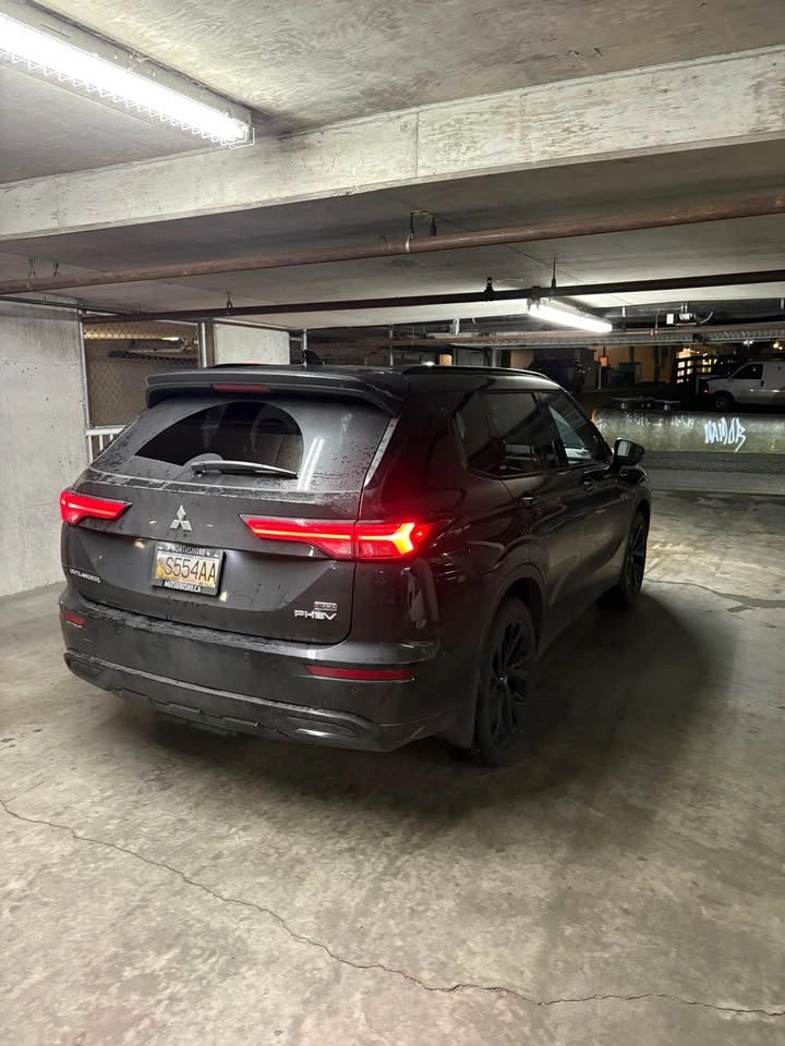 2025 Mitsubishi Outlander PHEV Noir Edition Lease Takeover - photo 3