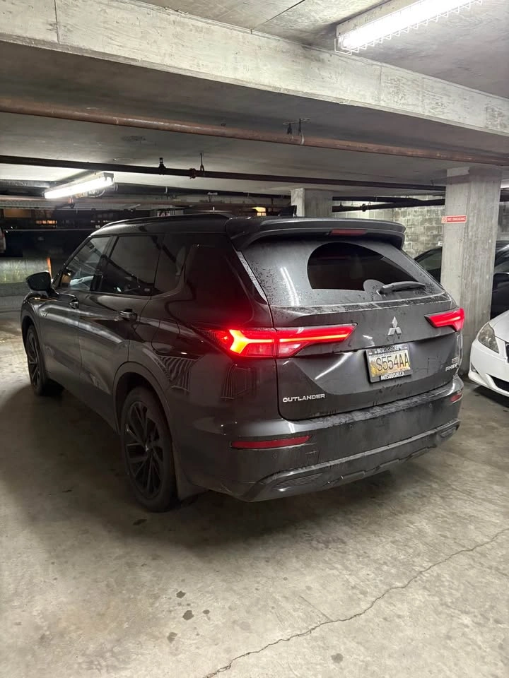 2025 Mitsubishi Outlander PHEV Noir Edition Lease Takeover - photo 4