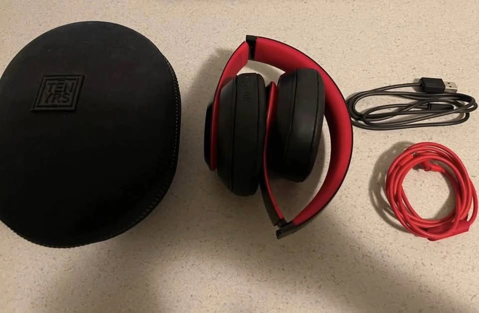 Beats Studio 3 Wireless Headphones Red Black - photo 3
