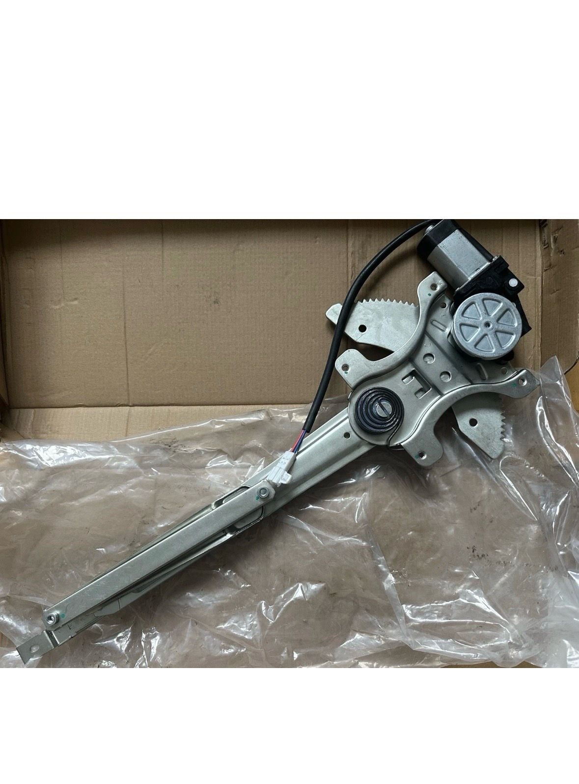 Toyota Sienna Front Left Power Window Regulator w/ Motor – New/O - photo 3