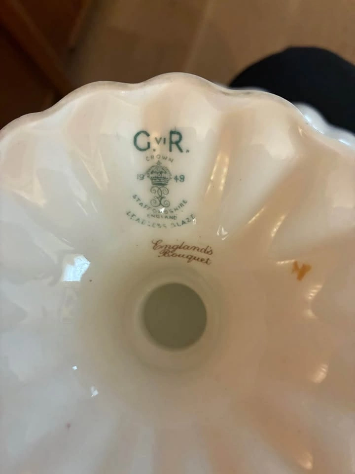 G R Crown vintage pedestal cake plate. - photo 3