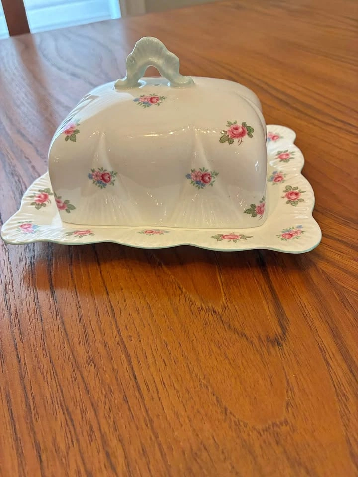 Shelley England Fine Bone China Butter Dish - Rosebud Pattern