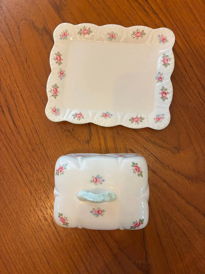 Shelley England Fine Bone China Butter Dish - Rosebud Pattern - photo 2