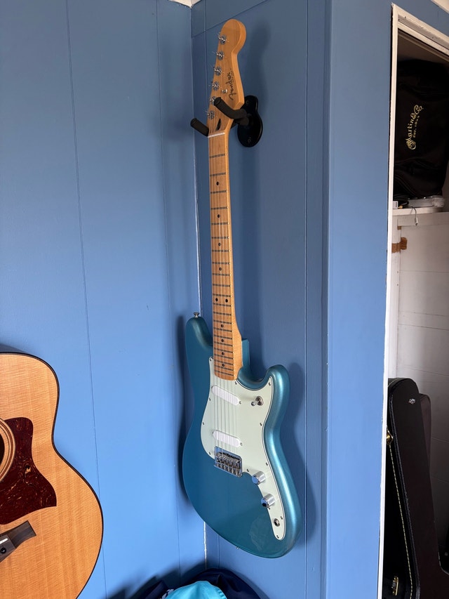 Fender Duo-Sonic Players Series Electric Guitar