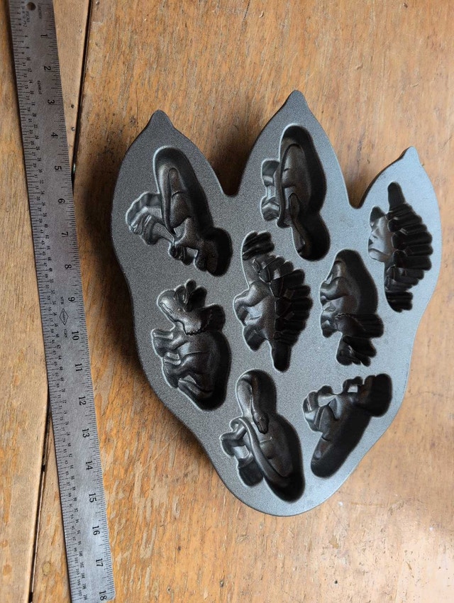 Nordicware Dinosaur Muffin Pan