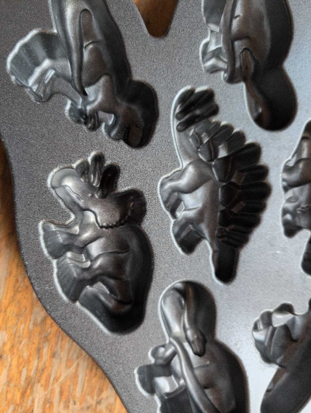 Nordicware Dinosaur Muffin Pan - photo 2