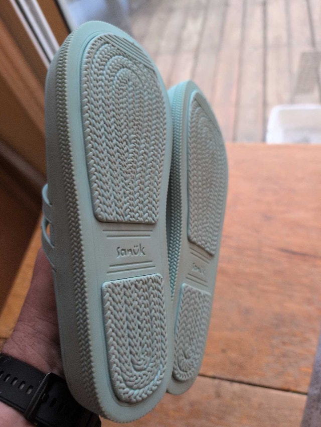Sanuk Flip Flops - Women's Size 8 - Pale Green - photo 3