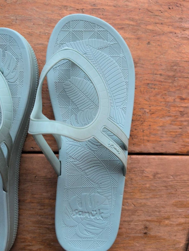 Sanuk Flip Flops - Women's Size 8 - Pale Green - photo 5