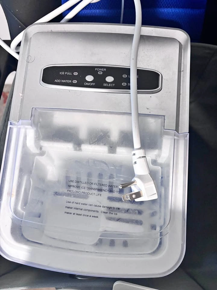Insignia Ice Maker