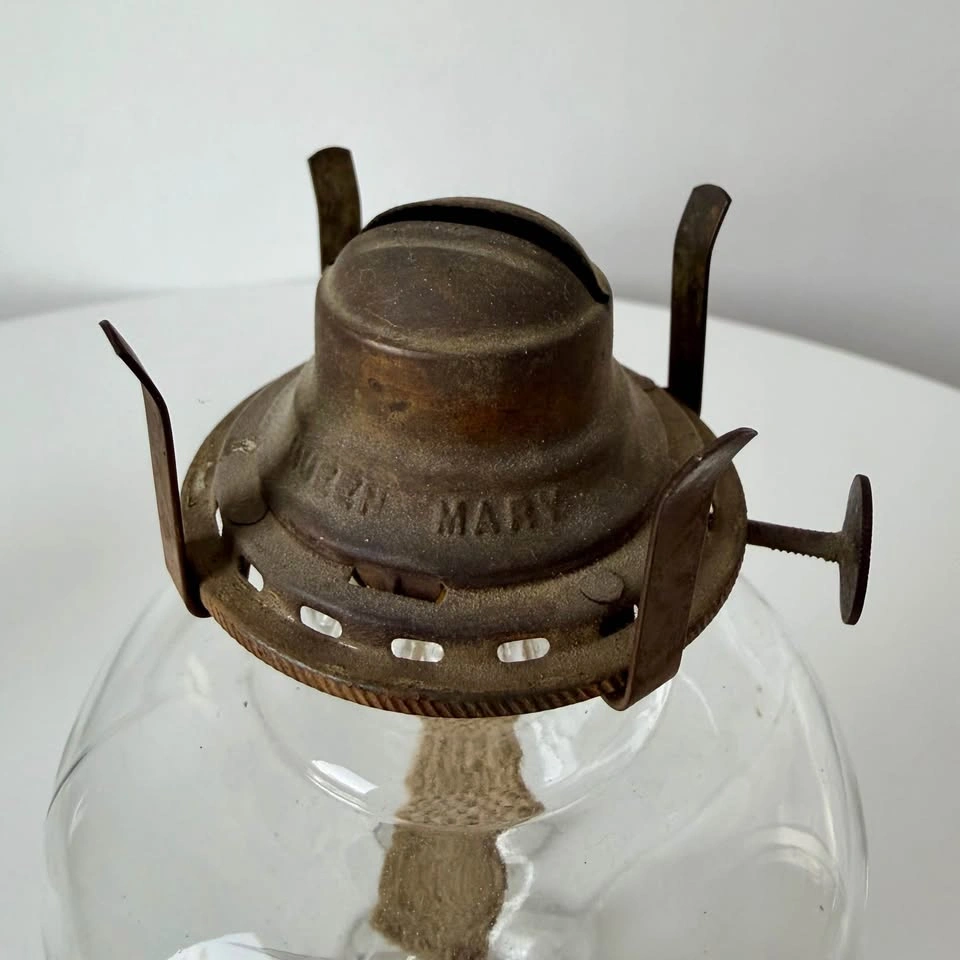 Antique Queen Mary Oil Lamp - photo 5