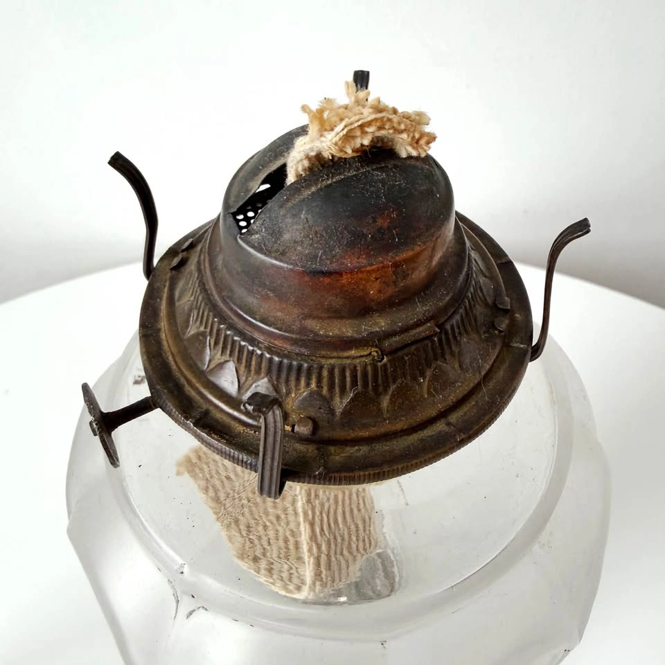 Antique Hamilton OL&L Co. Oil Lamp - photo 5