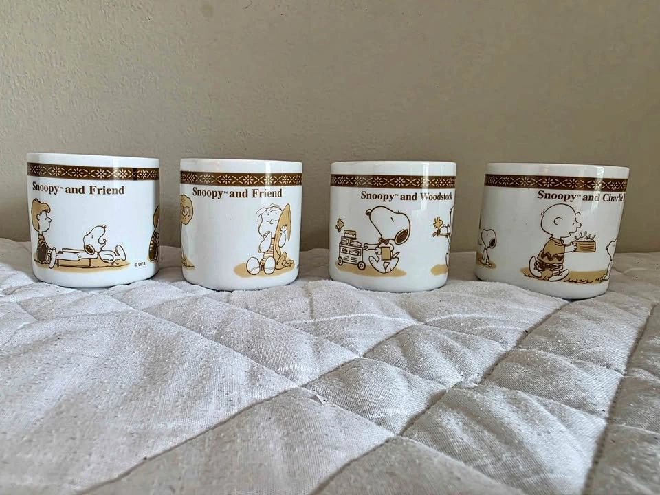 Set of 4 Vintage Snoopy & Friends Peanuts Glass Cups