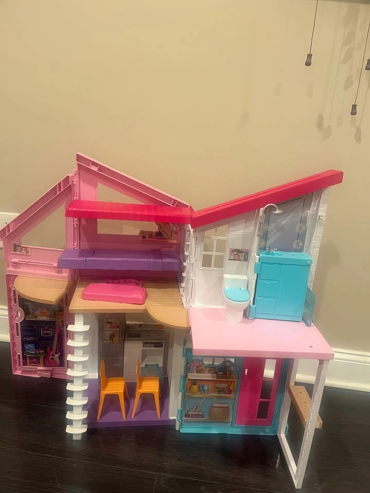 Barbie Malibu House Dollhouse with Accessories and Barbie Airpla - photo 3