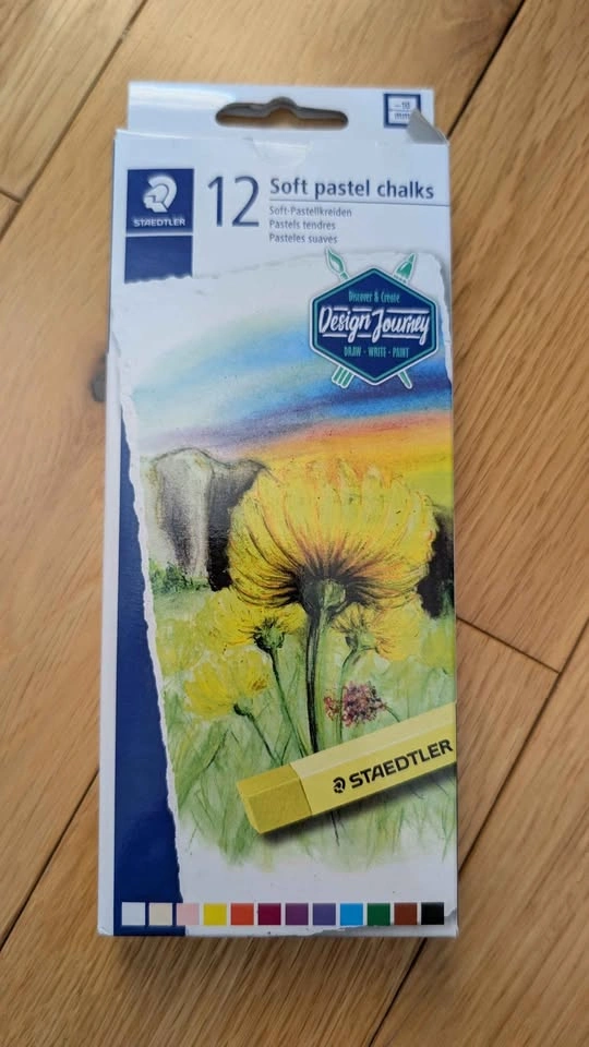 Art Supply Bundle – Canvas, Pastels & Acrylics - photo 2