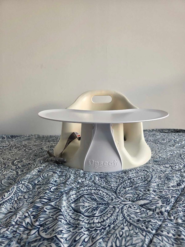 Upseat Baby Floor Seat Booster Chair with Tray