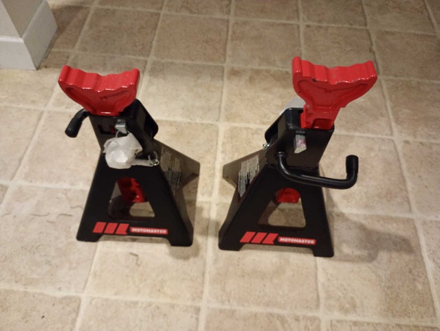 MotoMaster Axle Jack Stands