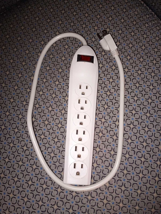 6-Outlet Surge Protector Power Bar