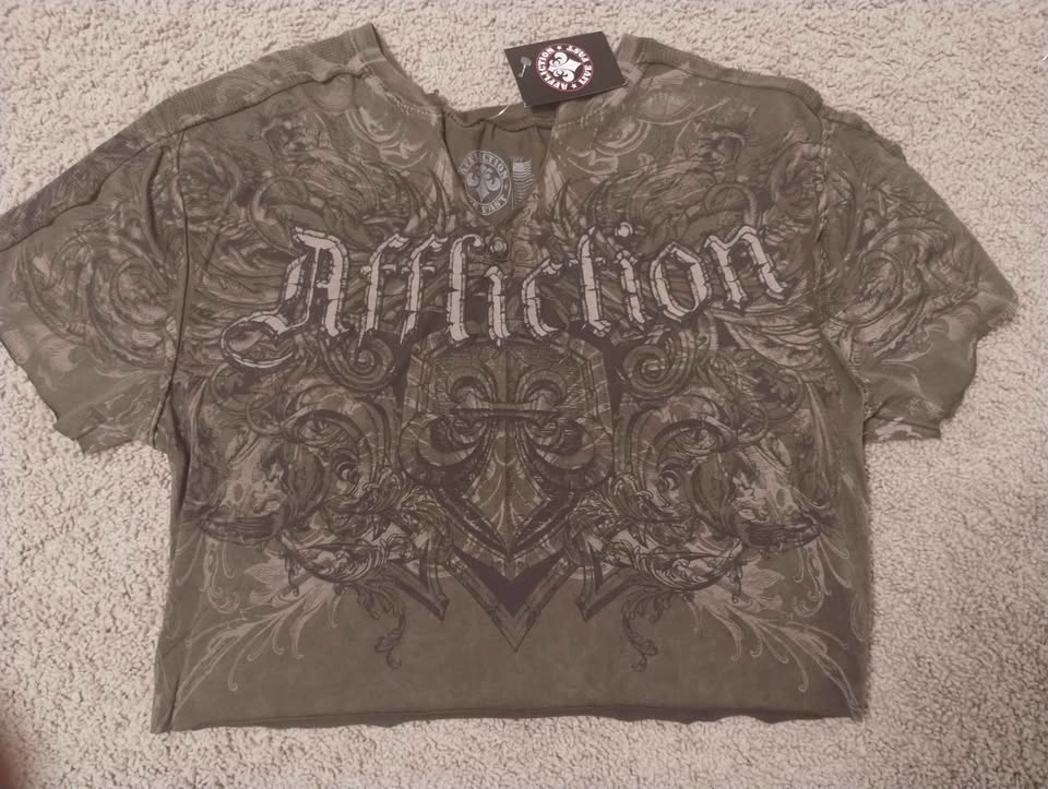 Score iconic band tees from Zumiez and Affliction! 🌟 Brand new - photo 2