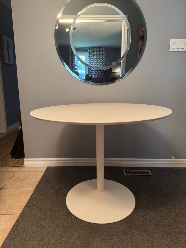 CB2 Odyssey White Round Table and 2 Chairs - photo 2