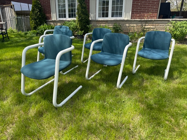 Postmodern Kinetics Tubular White Metal Cantilever Chairs