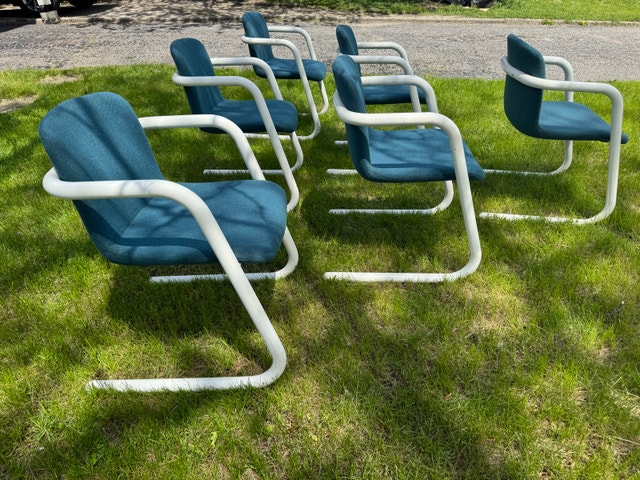 Postmodern Kinetics Tubular White Metal Cantilever Chairs - photo 4