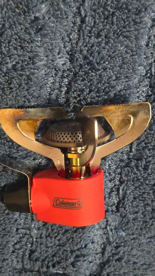 Coleman Peak 1 Camping Stove w/ Fuel Canisters - photo 2