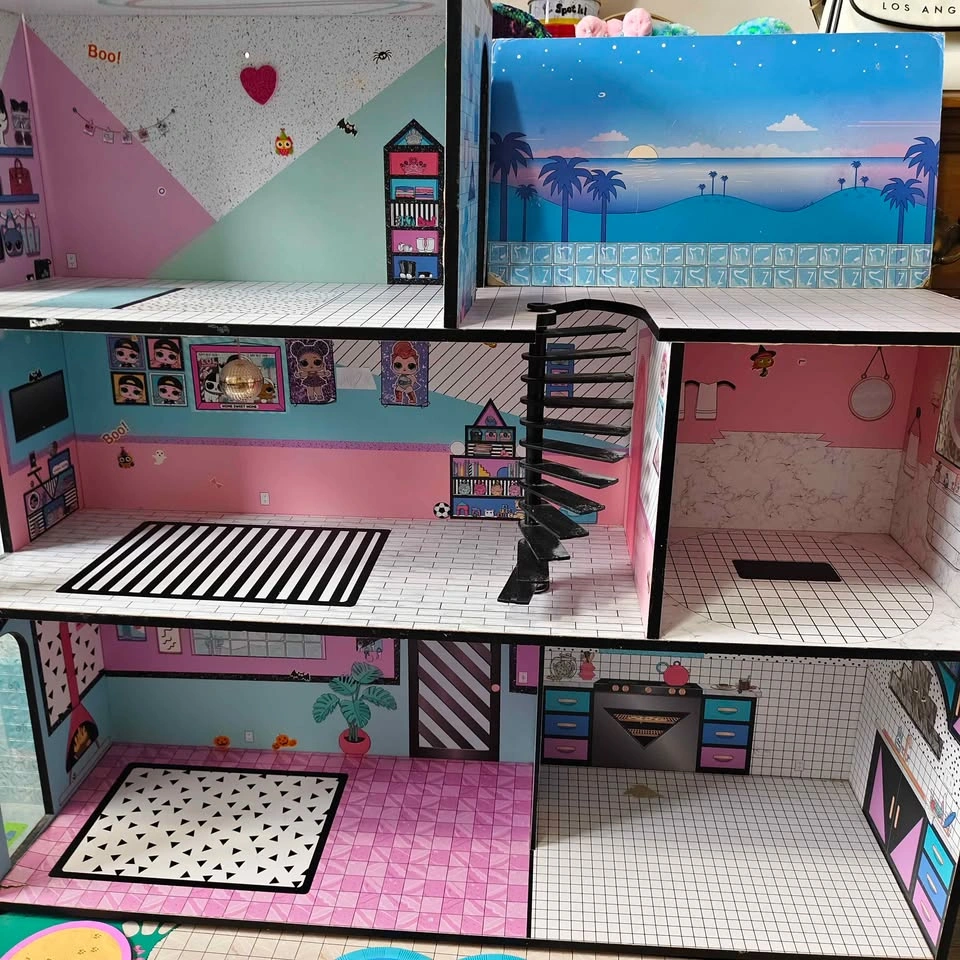 🏡 Huge L.O.L. Dollhouse Mansion with a pool - photo 2