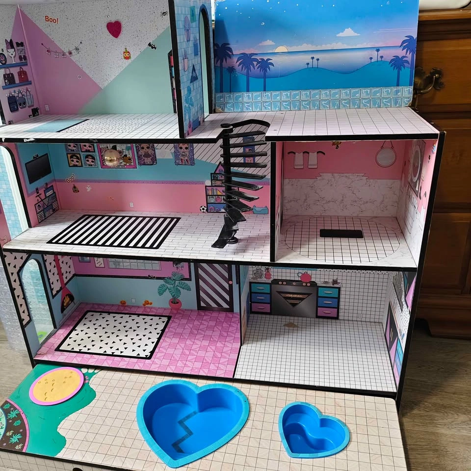 🏡 Huge L.O.L. Dollhouse Mansion with a pool - photo 5