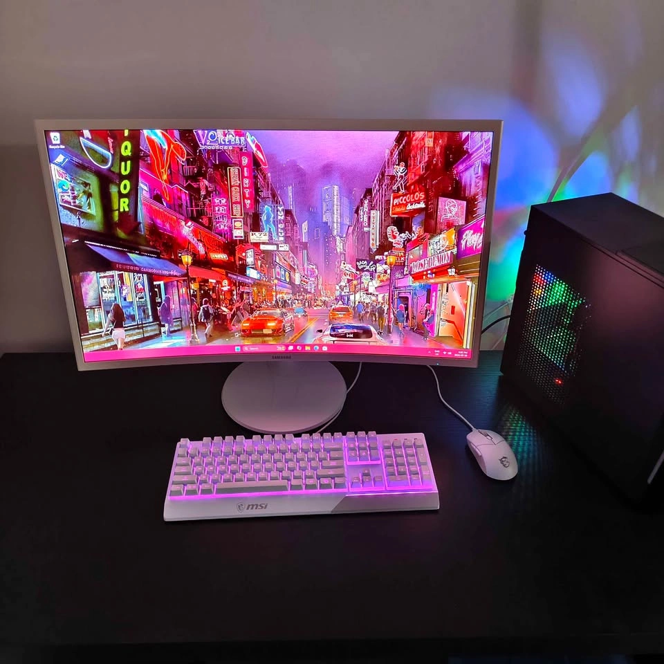 32" Curved Samsung Monitor - Great for PC/PS Gaming - photo 5