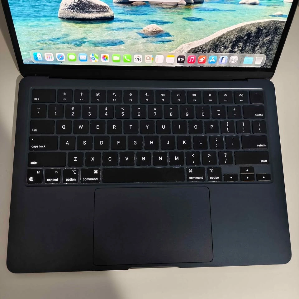 Apple MacBook Air M2 13.6" (2022) - Mint Condition - photo 2