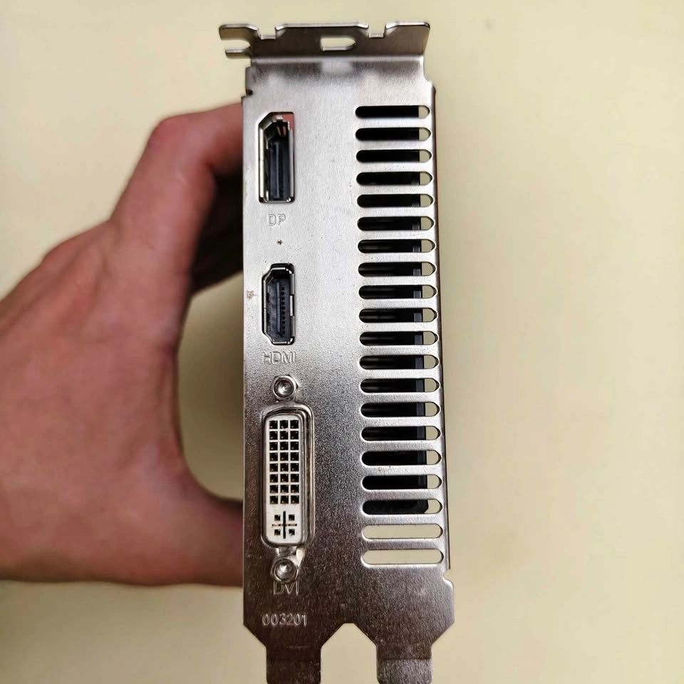 Radeon HD 5770 1Gb Video Card (for parts or repair) - photo 4