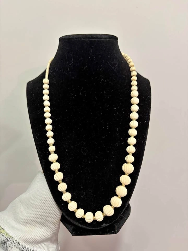 Beaded necklace