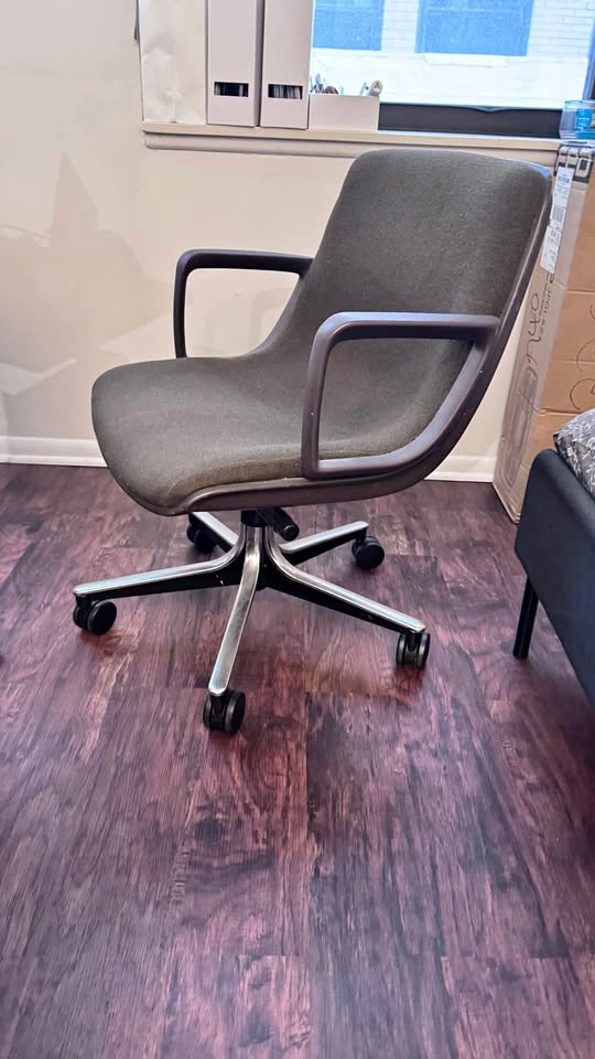 Free Chair