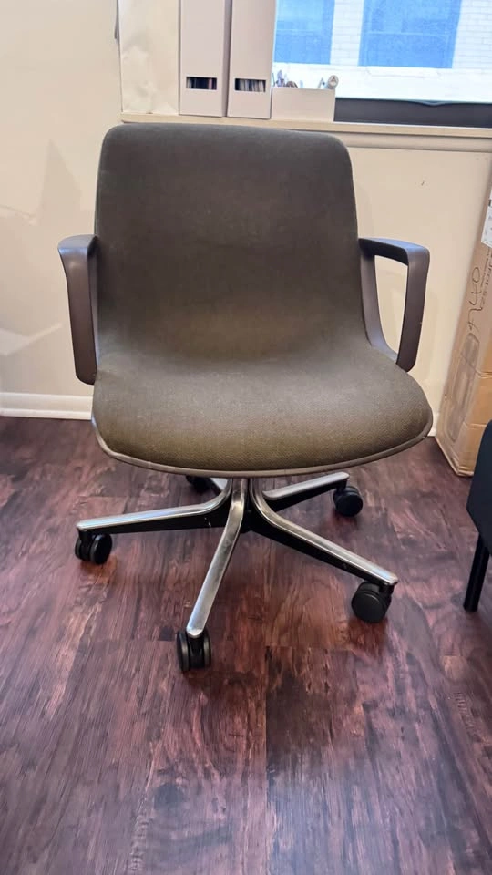 Free Chair - photo 2