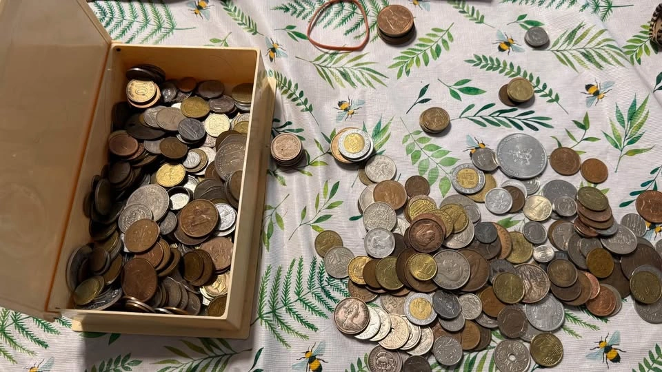 Random International Coin Rolls - Prices Vary - photo 2