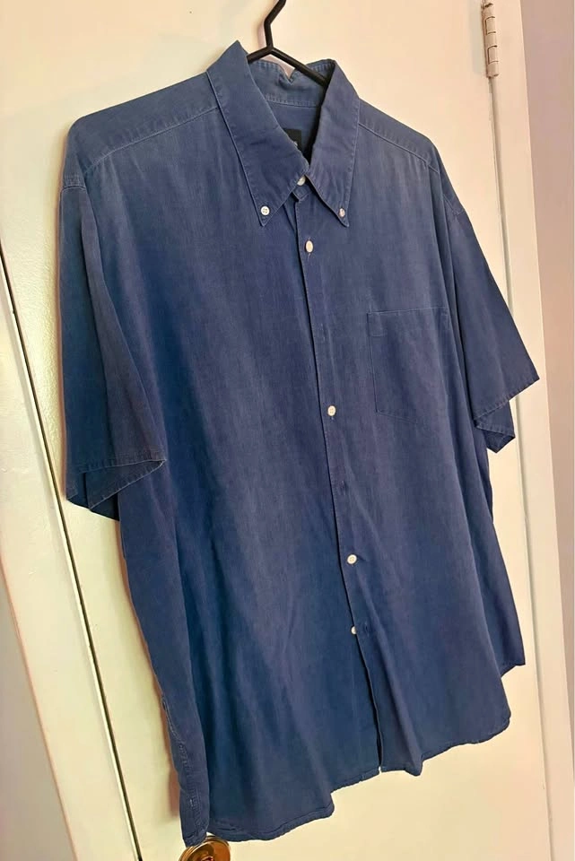 Vintage Hugo Boss Short Sleeve Button-Down Shirt – Slate Blue. S