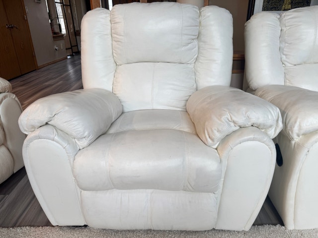 Large Couch Set - Real Leather by Palliser Canada - photo 4
