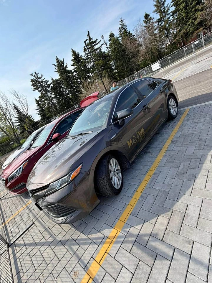2018 Toyota Camry Hybrid LE