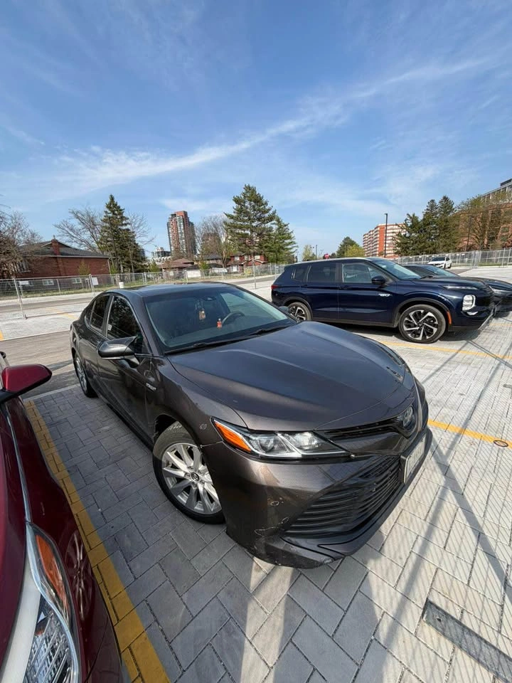 2018 Toyota Camry Hybrid LE - photo 4