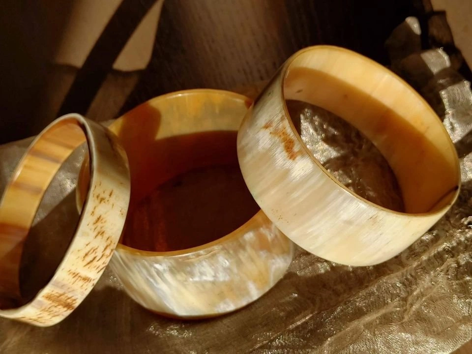 Vintage Chic Chunky Lacquered Water Buffalo Horn Bracelets - Set - photo 2